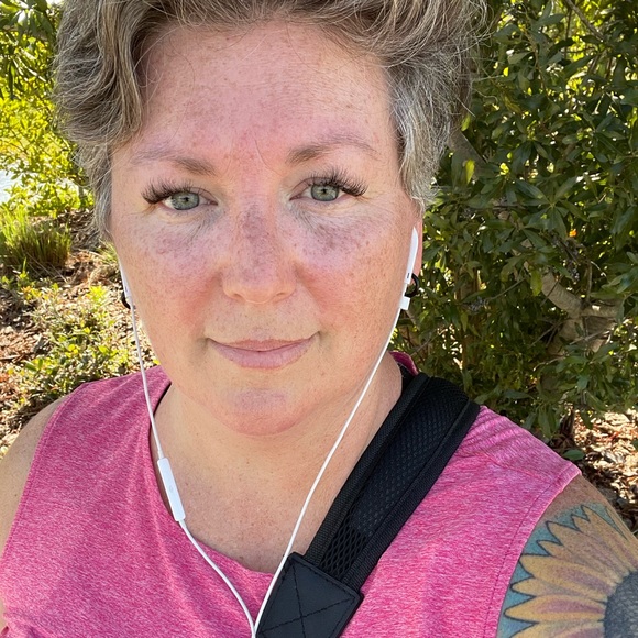 Meet your Posher, Kitty - Picture 5 of 8